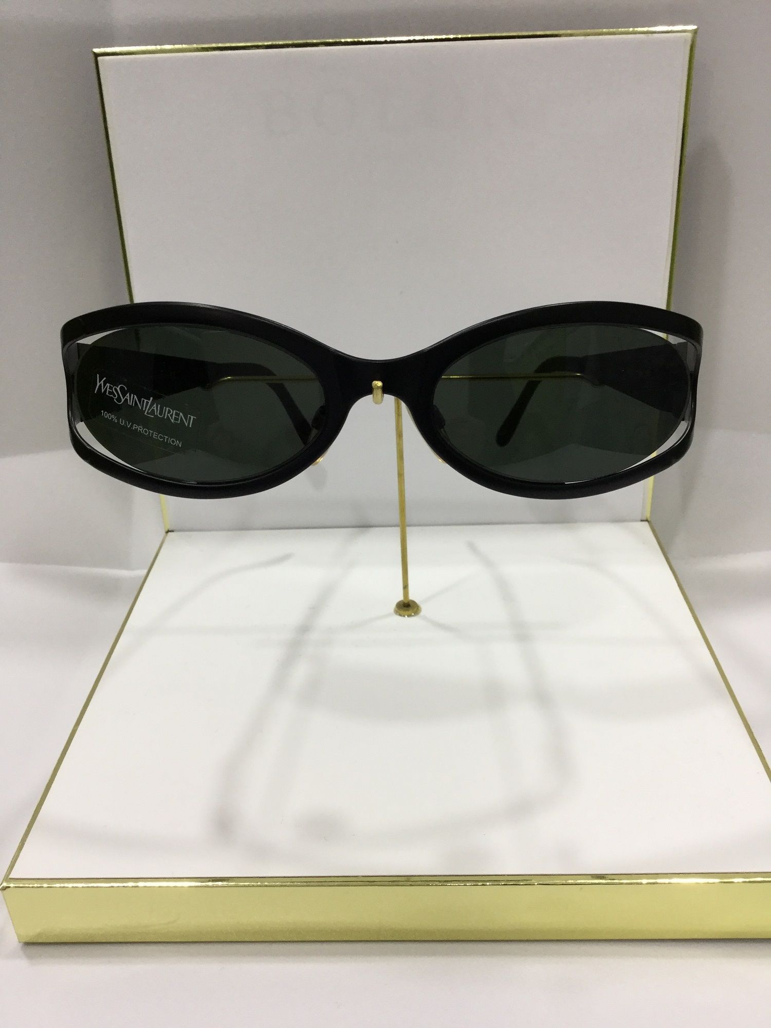 YVESSAINTLAURENT