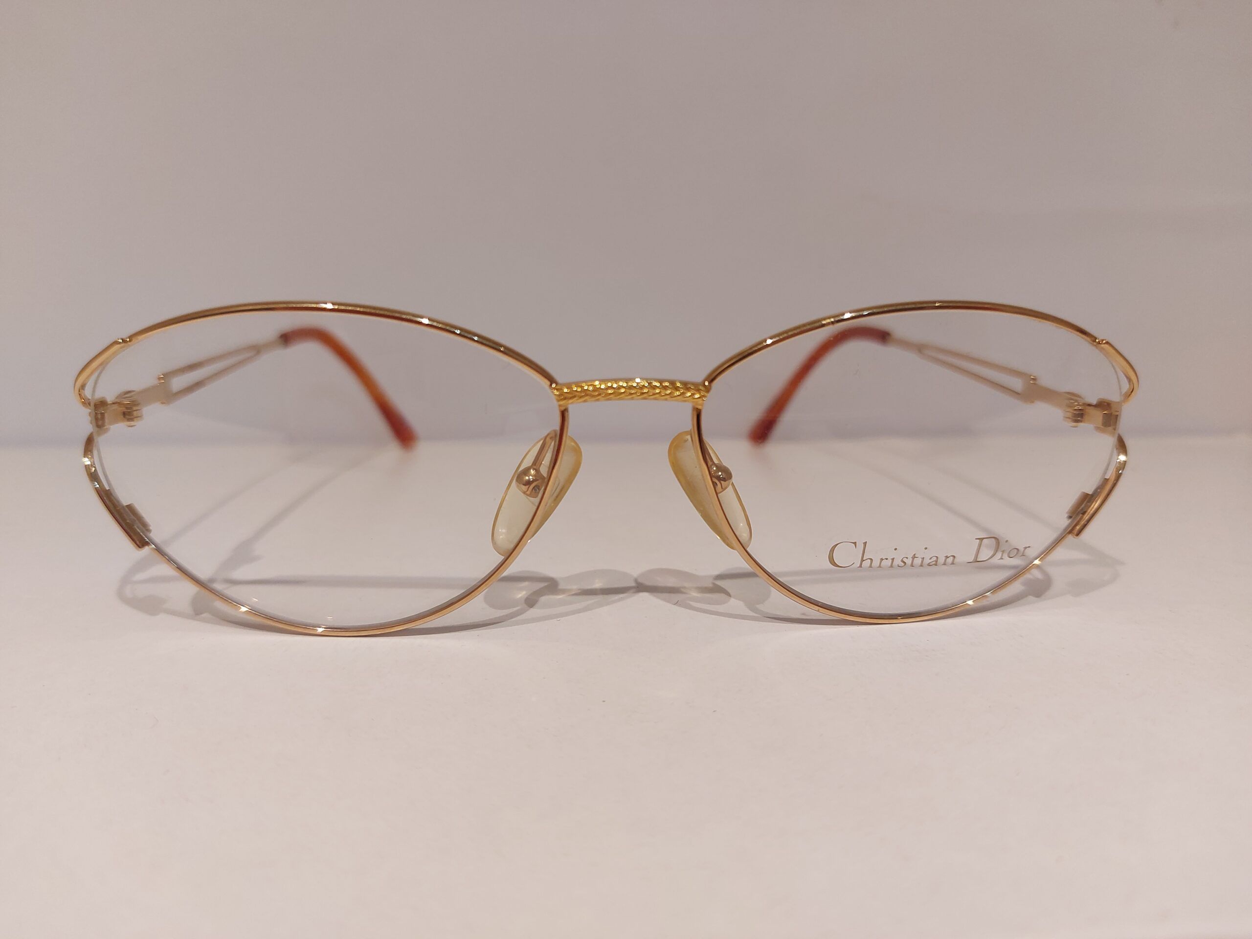CHRISTIAN DIOR