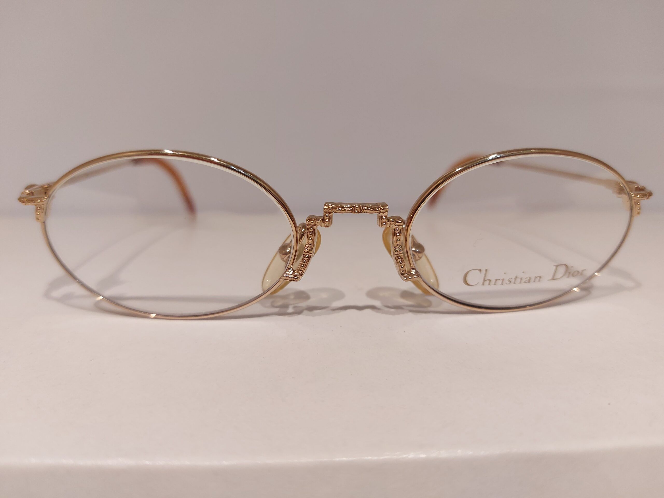 CHRISTIAN DIOR